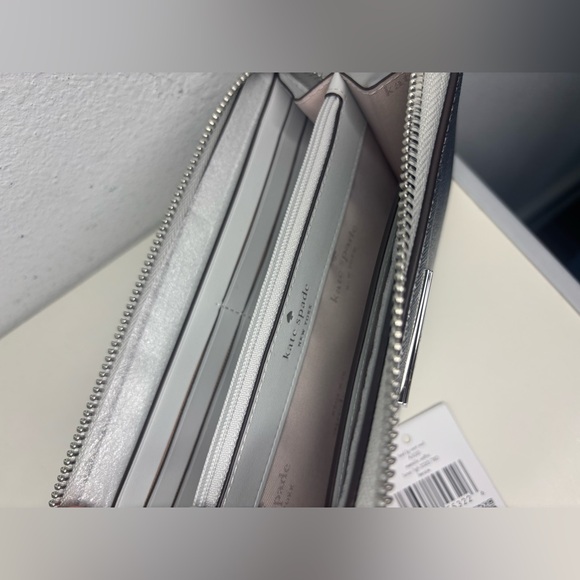 KATE SPADE BRAND NEW IN BOX SILVER KENZIE METALLIC ZIPPER WALLET CLUTCH - Picture 6 of 9